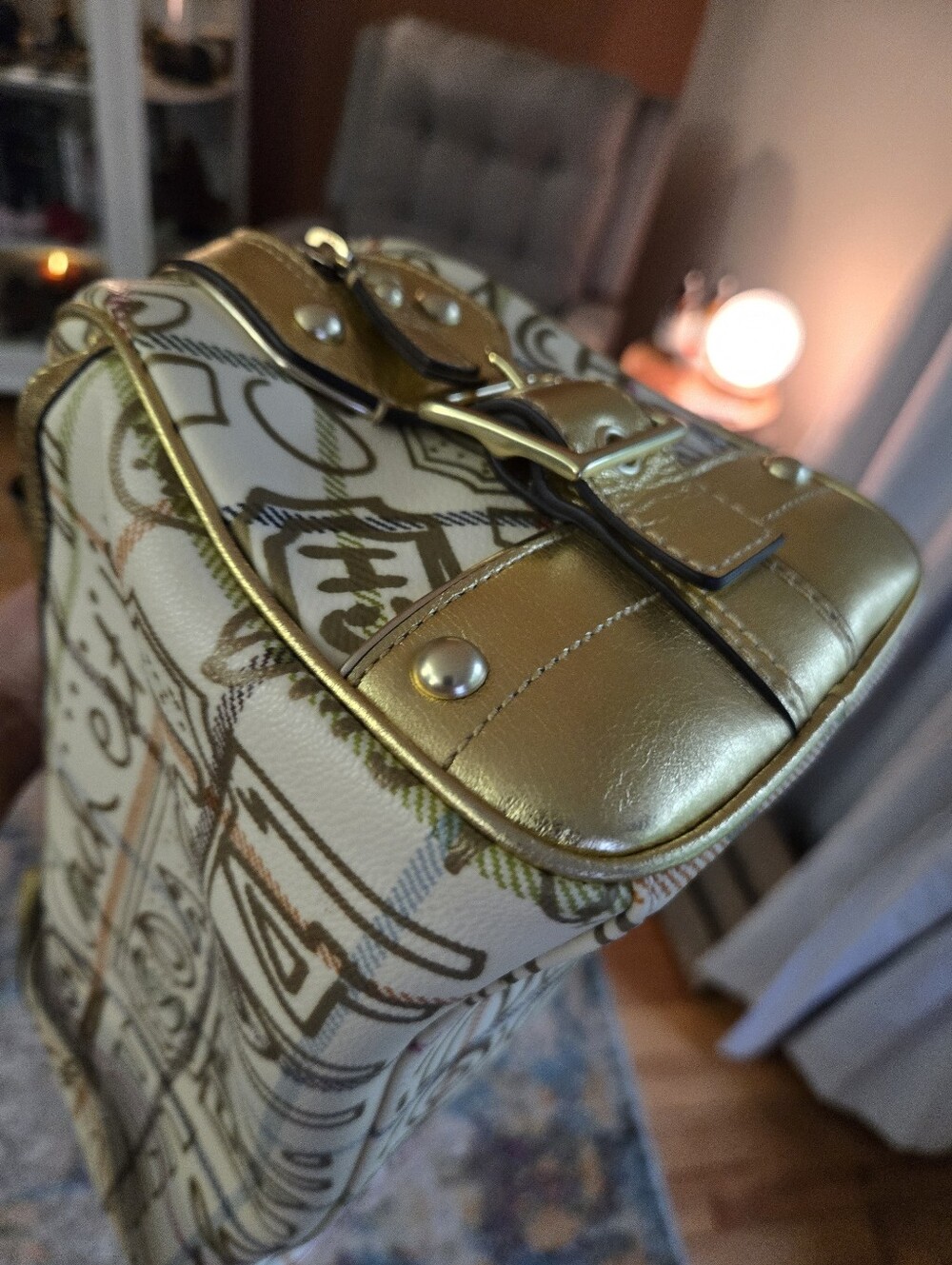 Vintage F13186 Coach Cream Satchel with Gold Trim and Multicolor Script - Picture 9 of 16